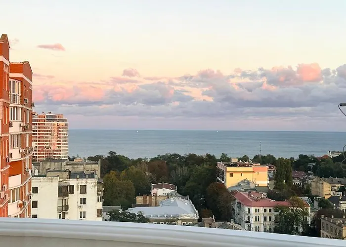 в центрі міста з видом на море, парк шевченко, ланжерон, луна-парк Odesa